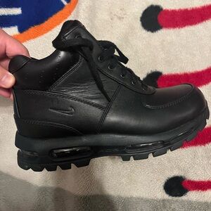 Nike Men's Black Leather Sneakers